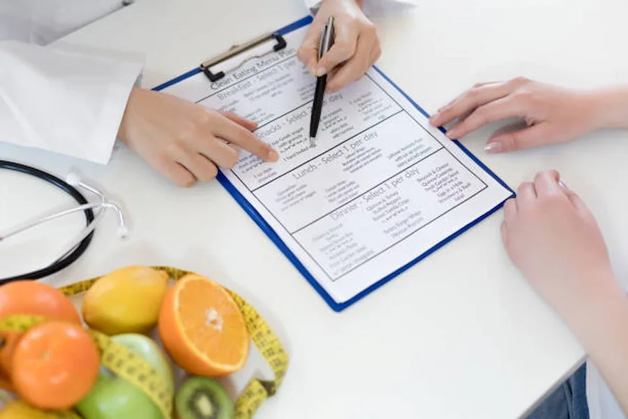 A nutrition consultation discussing a diet plan